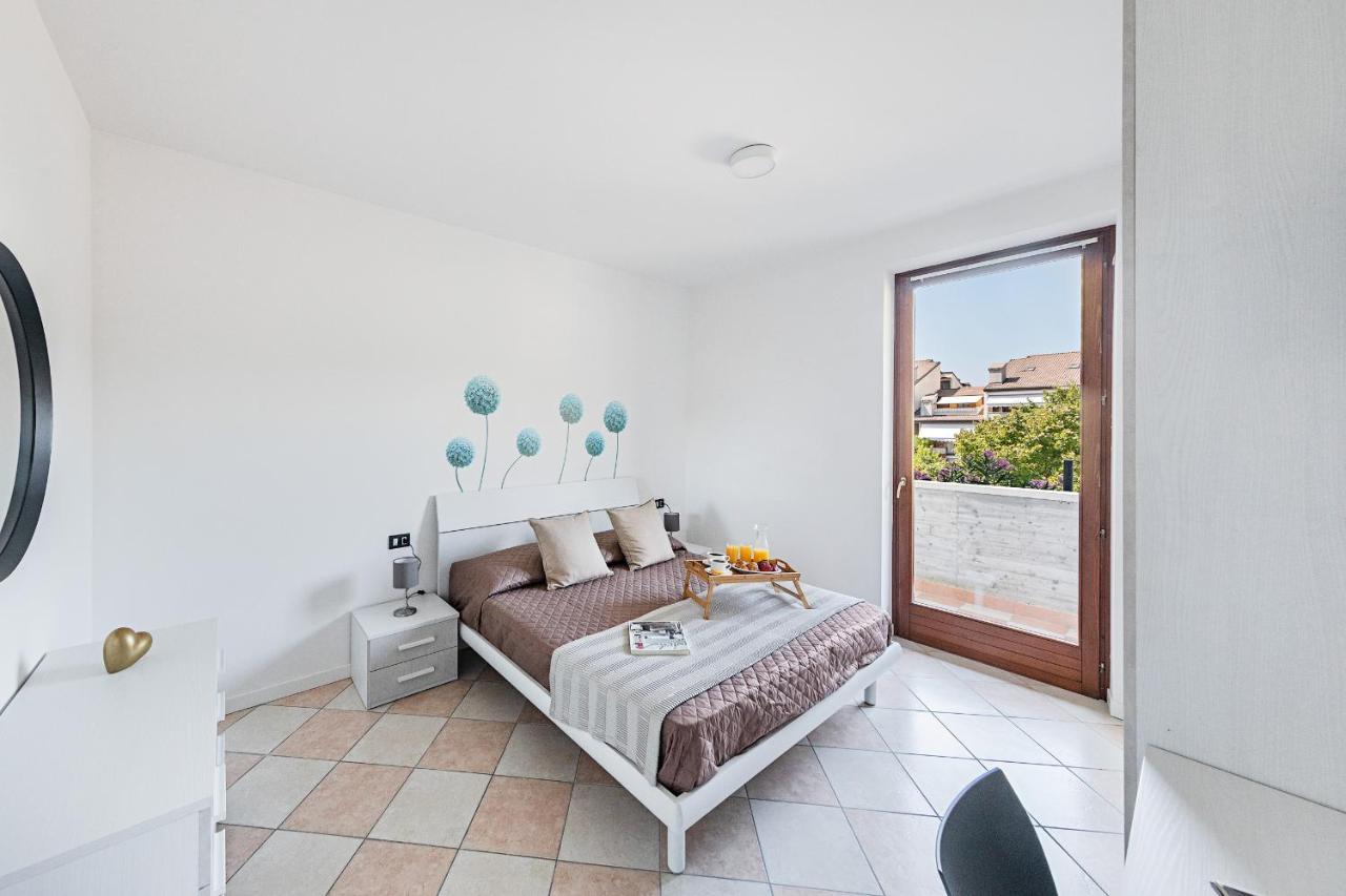 Ferienwohnung I Ciliegi 1-09 Con Piscina By Wonderful Italy Desenzano del Garda Exterior foto