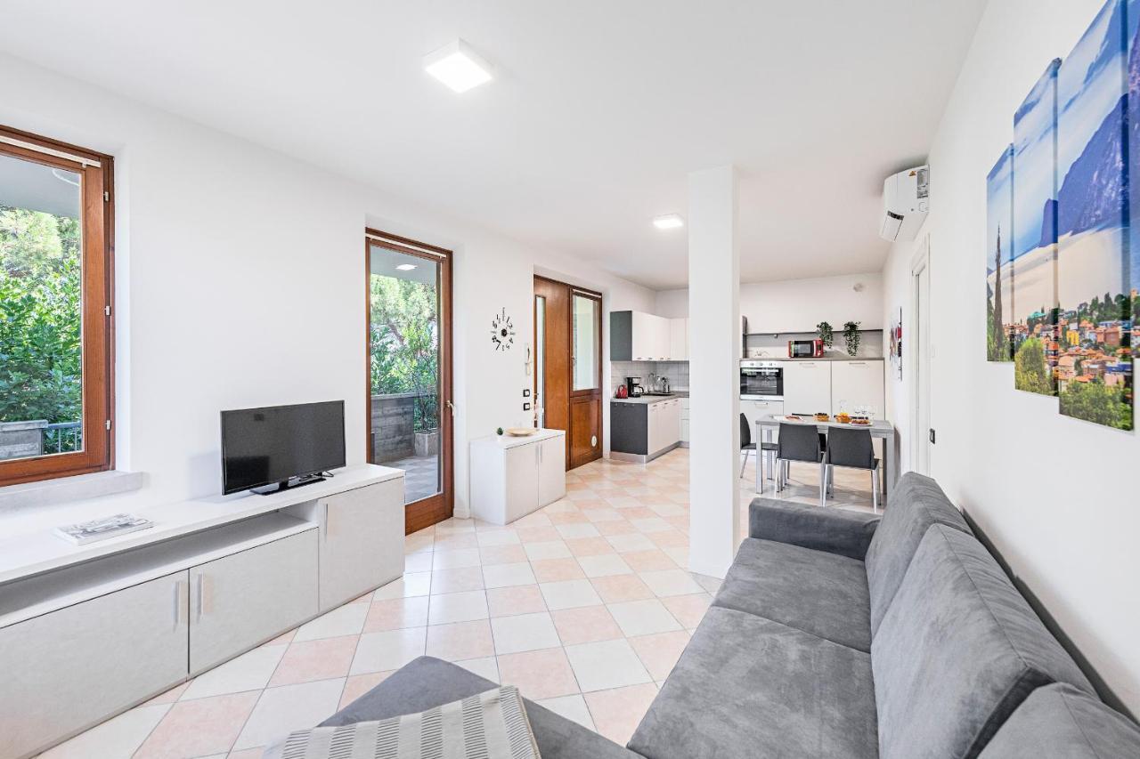 Ferienwohnung I Ciliegi 1-09 Con Piscina By Wonderful Italy Desenzano del Garda Exterior foto